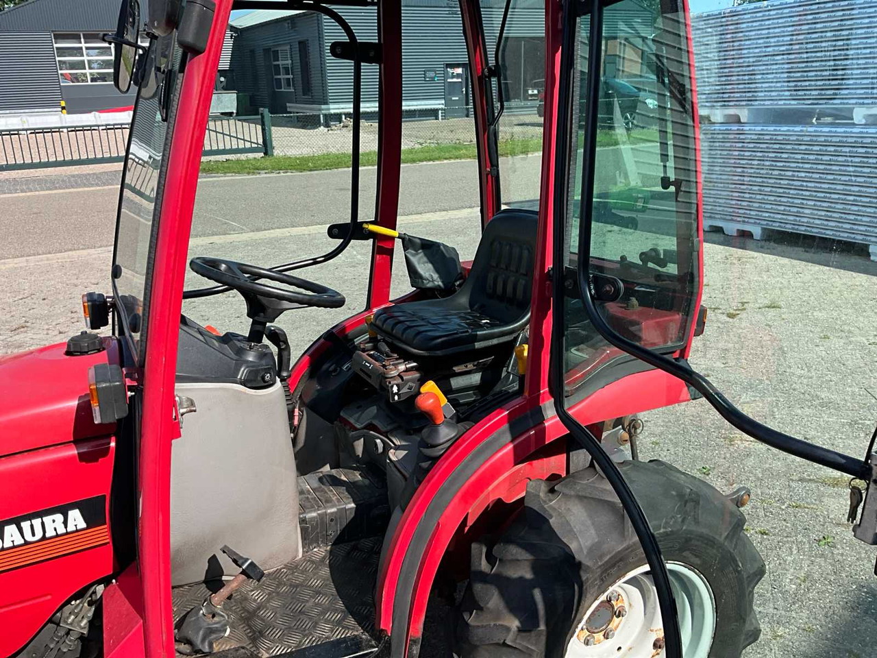 Mini tractor Shibaura ST318
