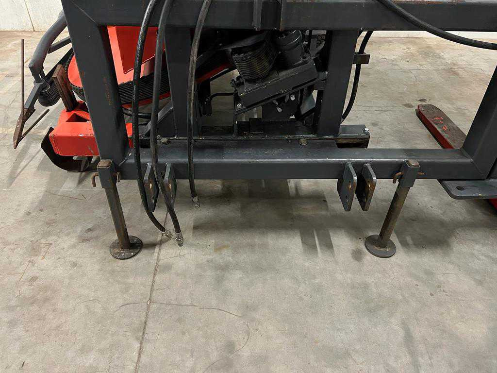 Landbouwmachine Mounted top lifting harvester