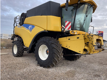 NEW HOLLAND CR 9060 - landbouwmachine