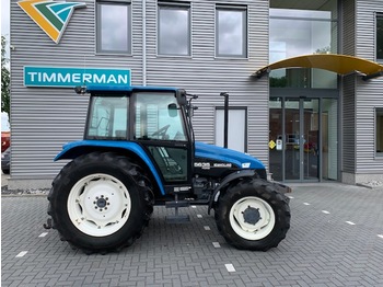 Tractor New Holland 5635: afbeelding 1