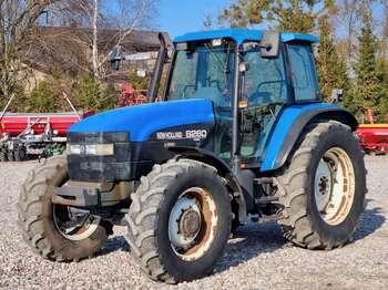Tractor New Holland 8260: afbeelding 1