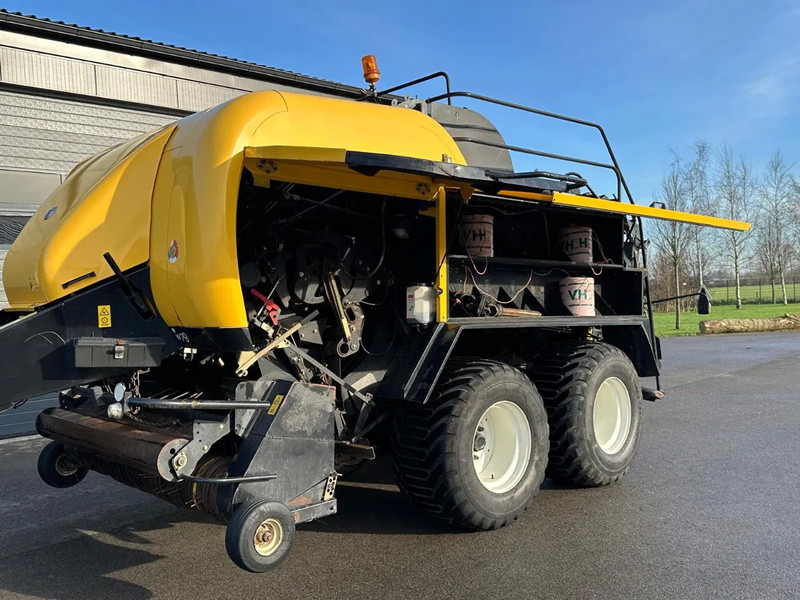 Landbouwmachine New Holland BB9060 CropCutter