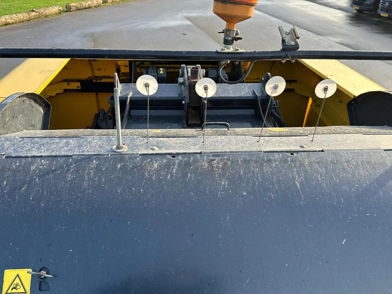 Landbouwmachine New Holland BB9060 CropCutter