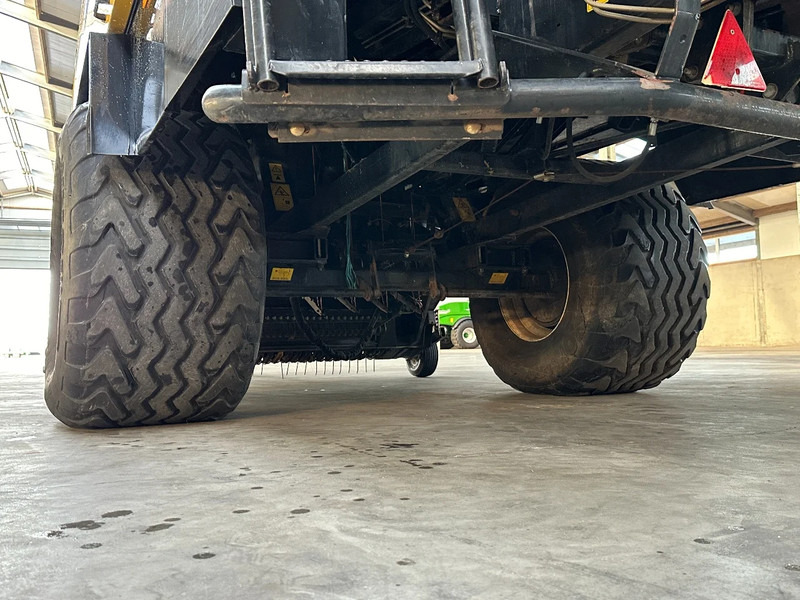 Landbouwmachine New Holland BB9060 Cropcutter