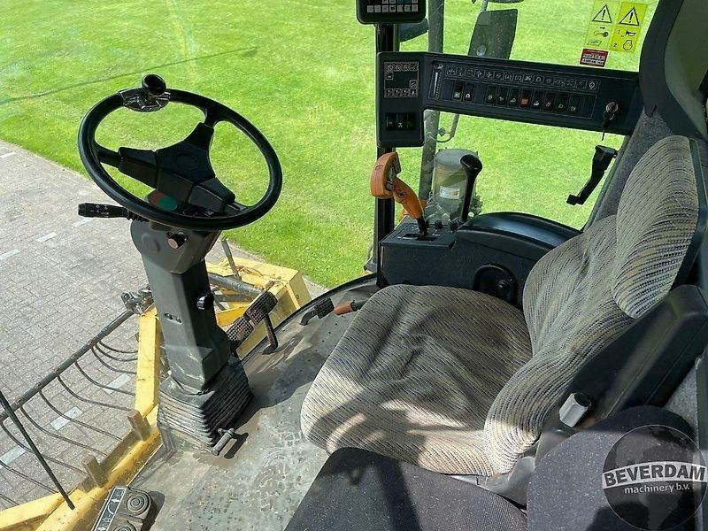 Landbouwmachine New Holland FX 375