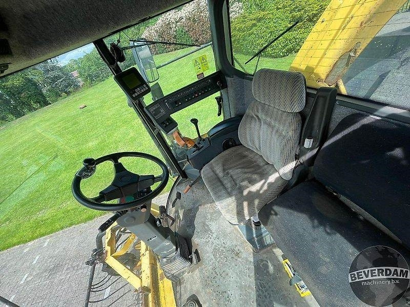 Landbouwmachine New Holland FX 375