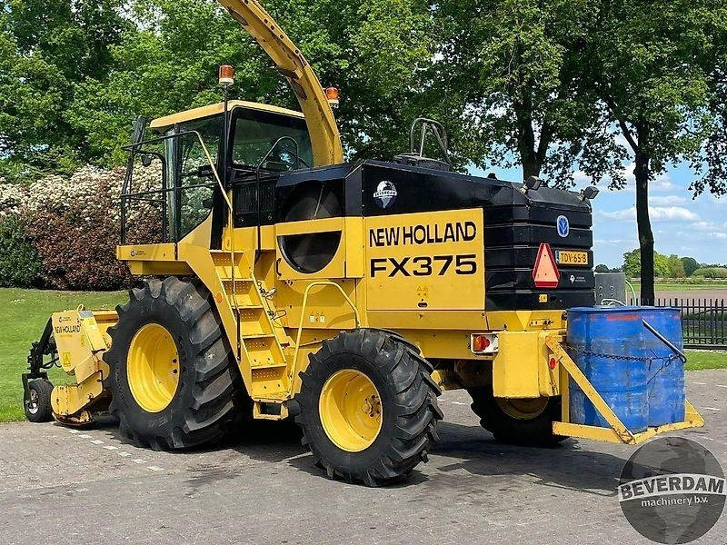Landbouwmachine New Holland FX 375