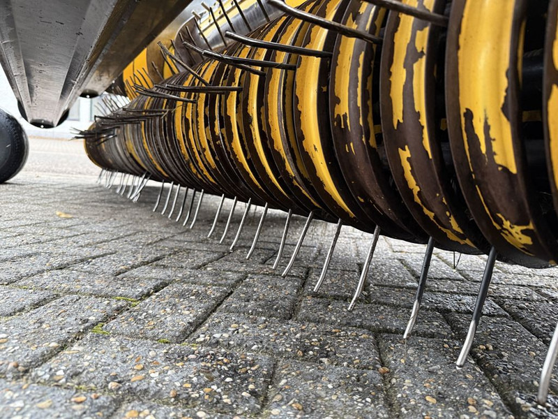 Oogstmachine New Holland 300FPE Gras Pickup