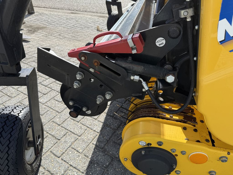Oogstmachine New Holland 300FPE Gras Pickup