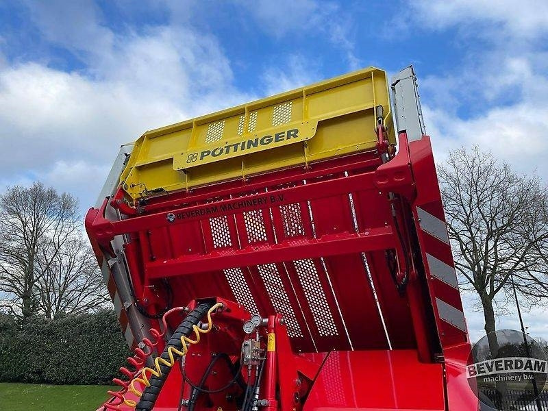 Opraapwagen Pöttinger Jumbo 7470