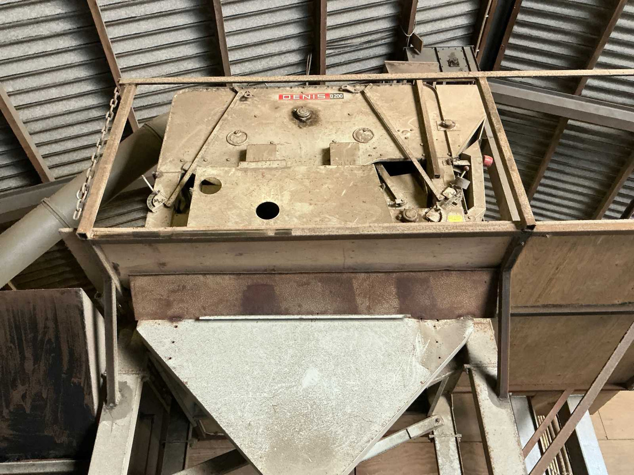 Opslag Denis D200