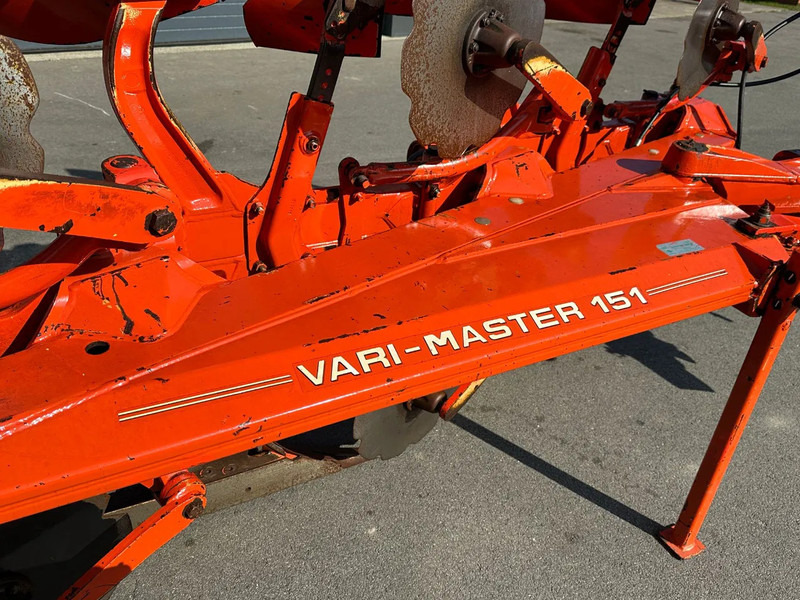 Ploeg Kuhn Vari Master 151