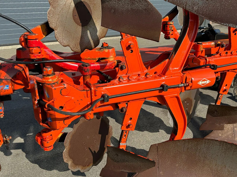 Ploeg Kuhn Vari Master 151