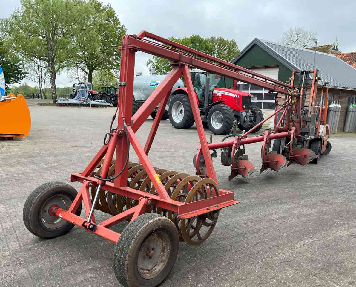Ploeg Kverneland 4 schaar ploeg + Evers vorenpakker grondbewerking