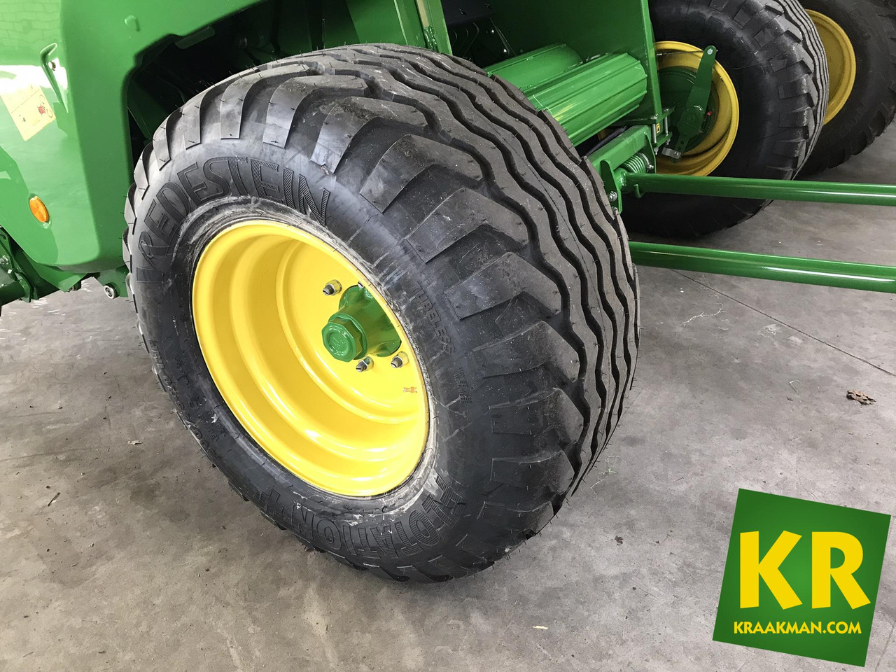 Ronde balenpers John Deere F441M