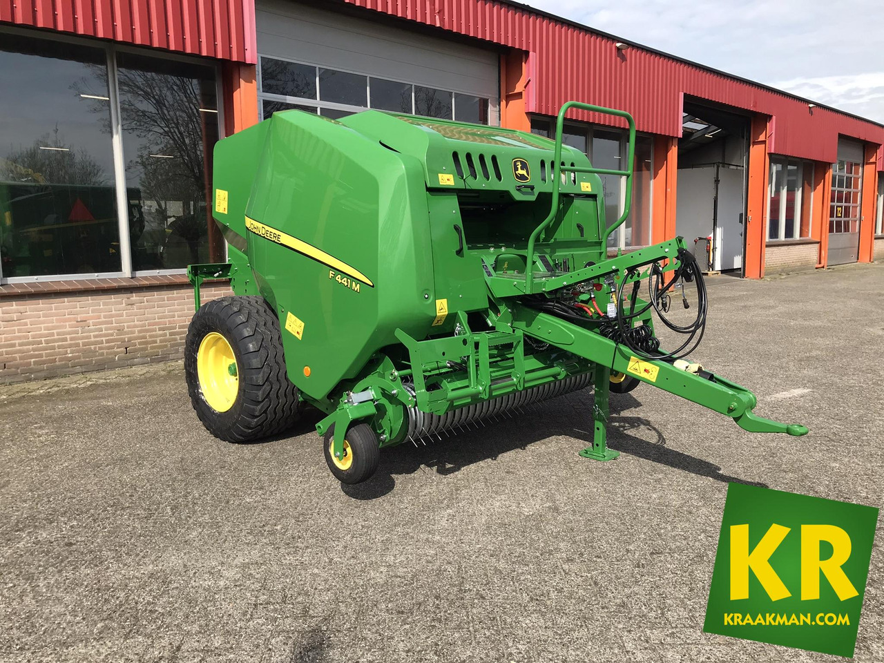 Ronde balenpers John Deere F441M