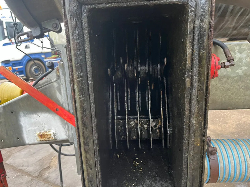 Landbouwmachine Schuitemaker Robusta 7800 7.8 m3 Bemester tank Giertank