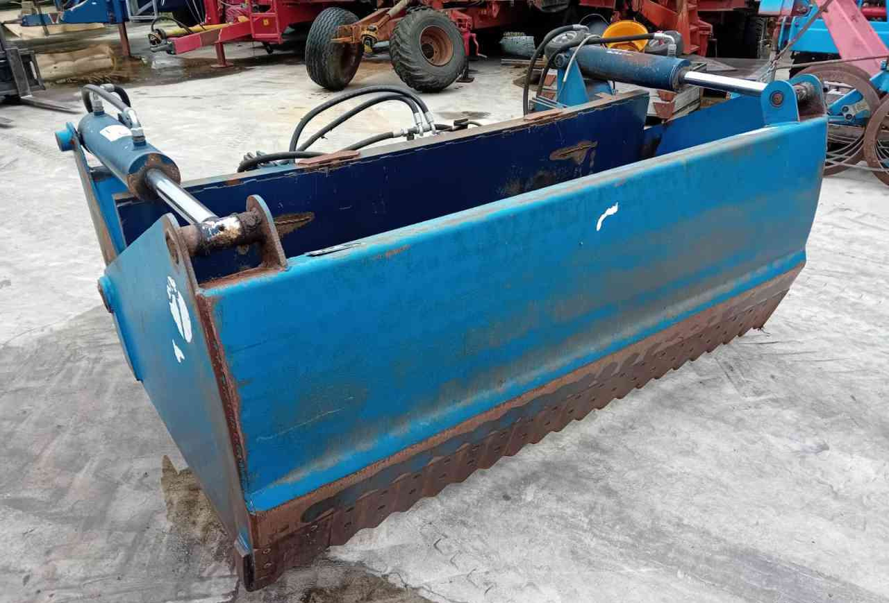 Silo materieel AP NP2200 HA kuilhapper