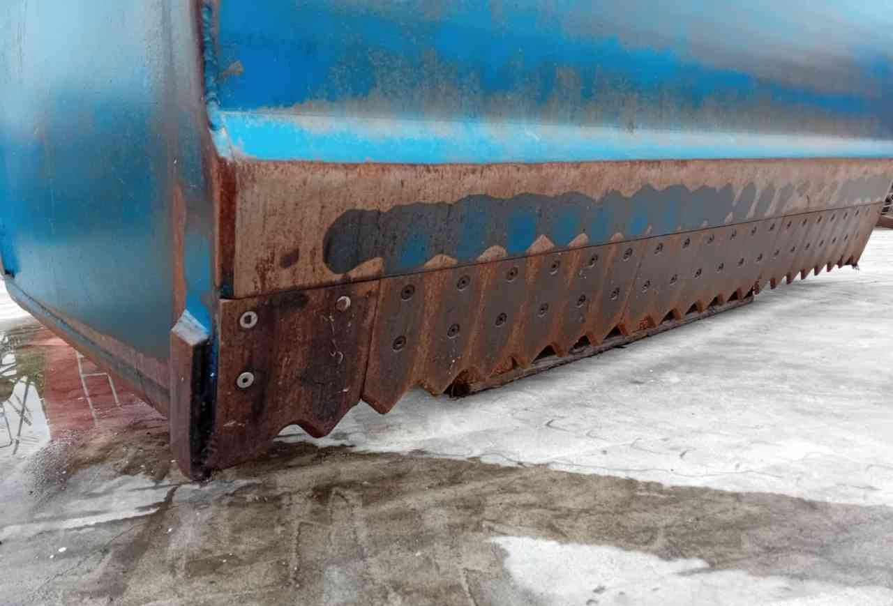 Silo materieel AP NP2200 HA kuilhapper