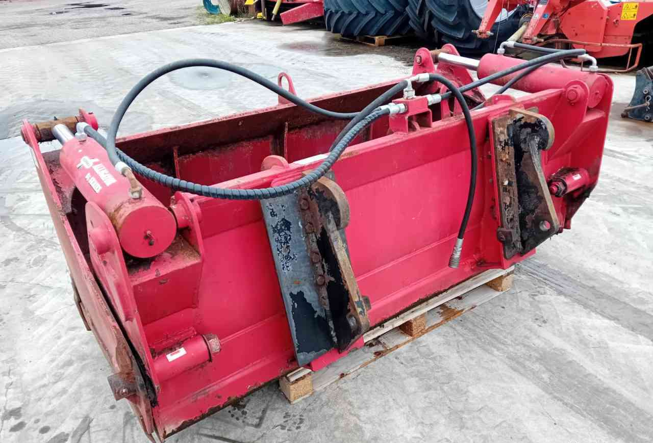 Silo materieel Redrock Allround 85-200 kuilhapper Volvo L30 aansl. voermachines