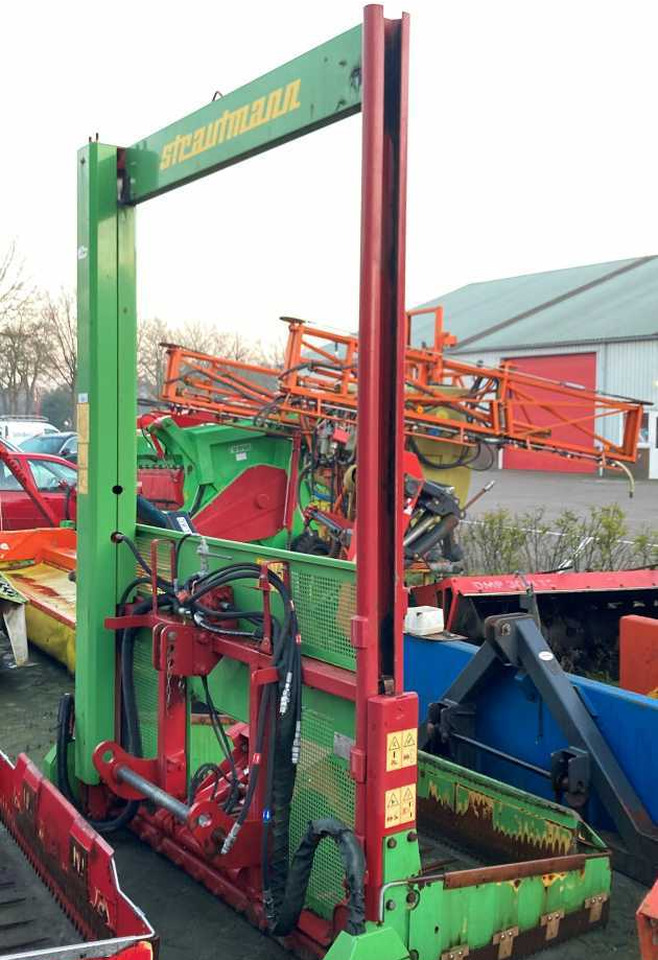 Silo materieel Strautmann HQ 3800 kuilsnijder voermachines