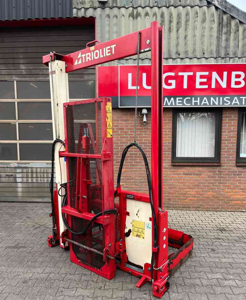 Silo materieel Trioliet TU195 Kuilvoersnijder kuilsnijder hefmast voermachines