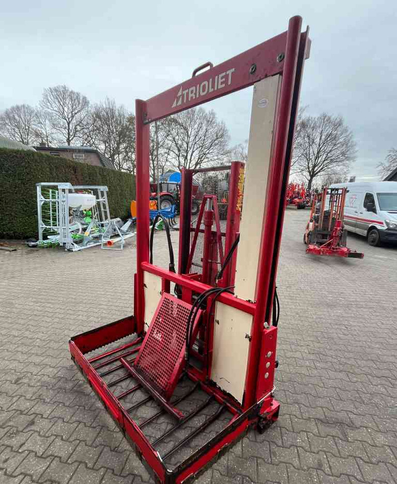 Silo materieel Trioliet TU195 Kuilvoersnijder kuilsnijder hefmast voermachines