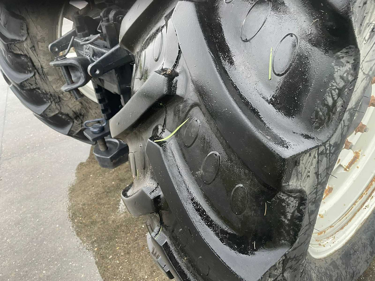 Tractor 1998 VALMET 6200 ALL-WHEEL DRIVE FARM TRACTOR