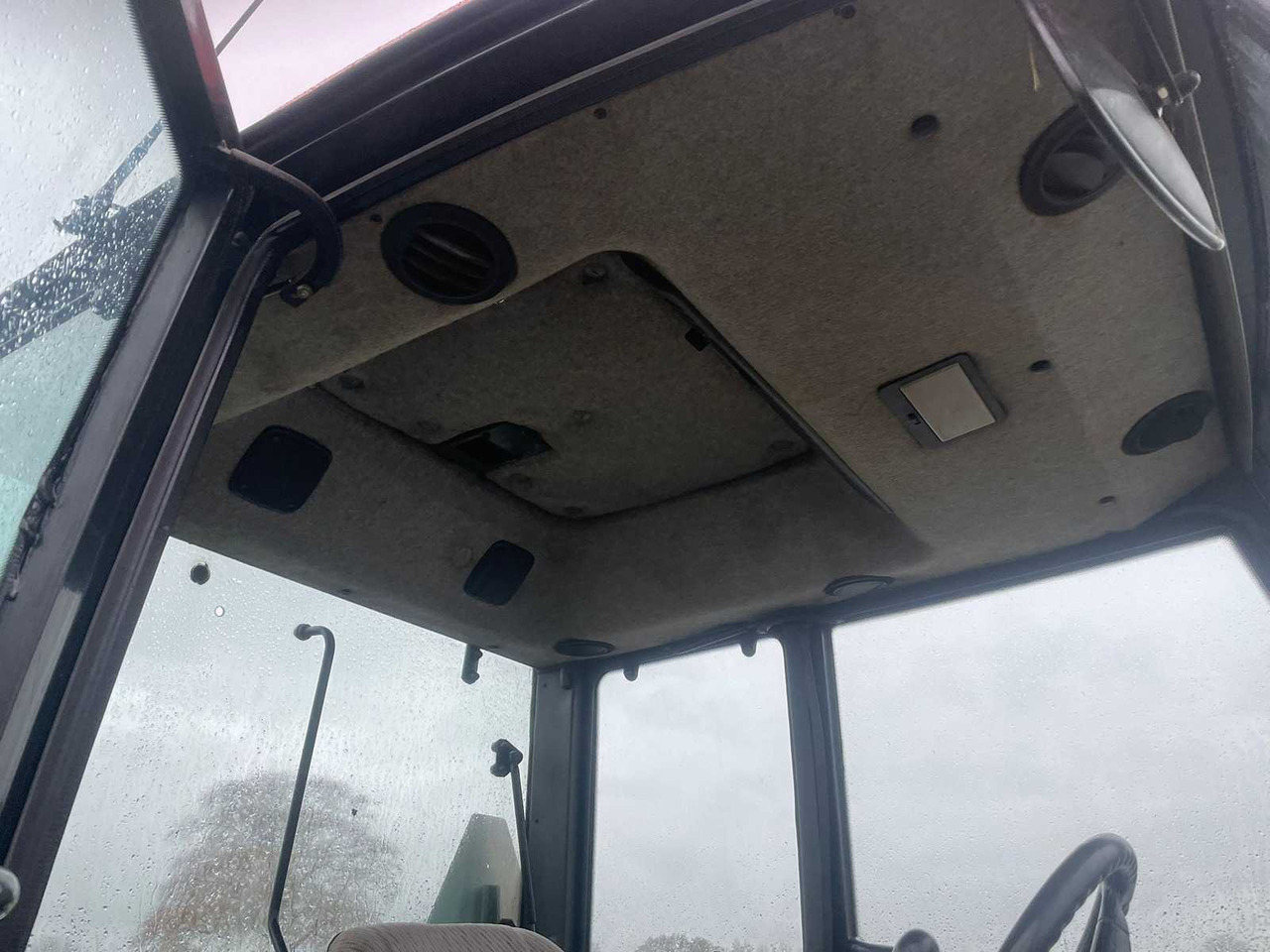 Tractor 1998 VALMET 6200 ALL-WHEEL DRIVE FARM TRACTOR