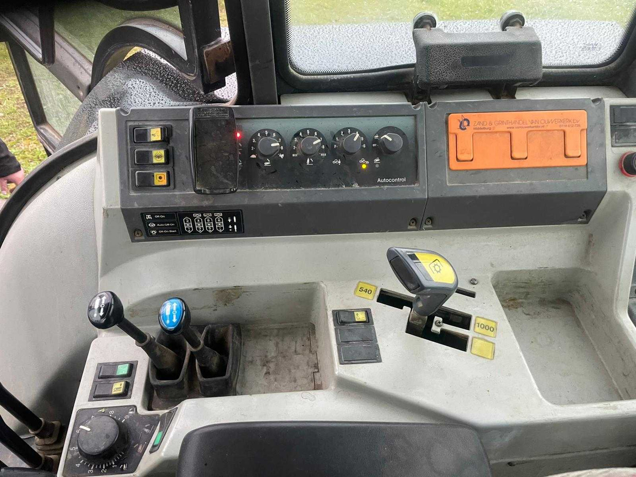 Tractor 1998 VALMET 6200 ALL-WHEEL DRIVE FARM TRACTOR