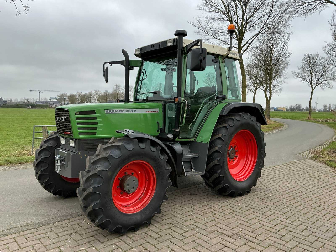 Tractor 1999 FENDT FARMER 307C ALL-WHEEL DRIVE FARM TRACTOR