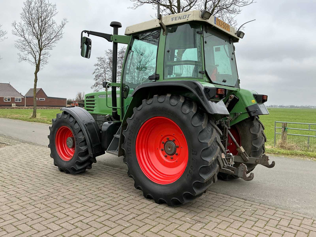 Tractor 1999 FENDT FARMER 307C ALL-WHEEL DRIVE FARM TRACTOR