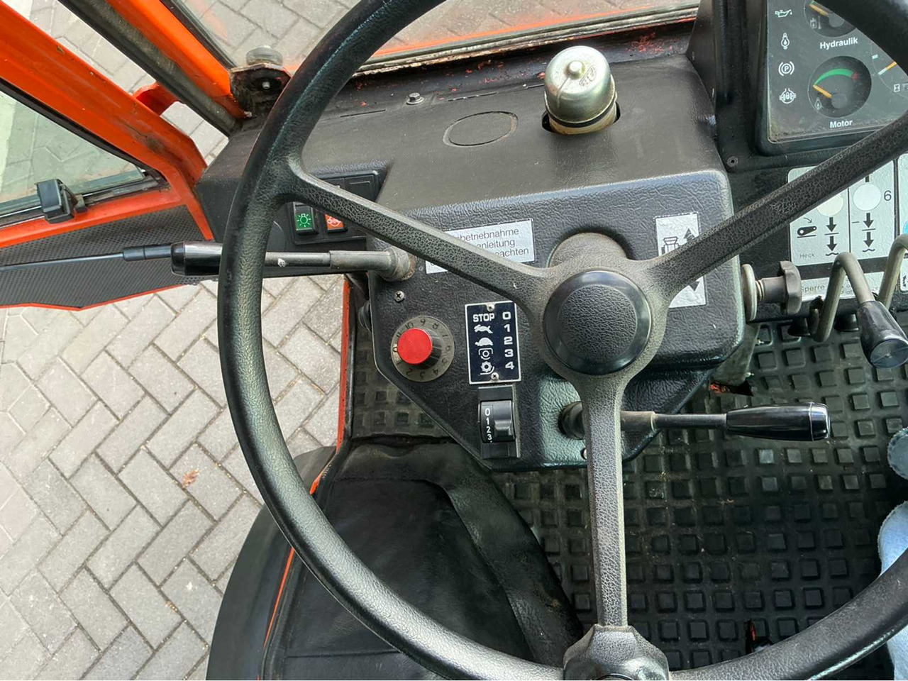 Tractor 2001 HOLDER C9800H TOOL CARRIER