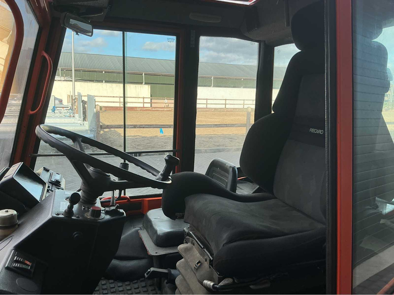 Tractor 2001 HOLDER C9800H TOOL CARRIER