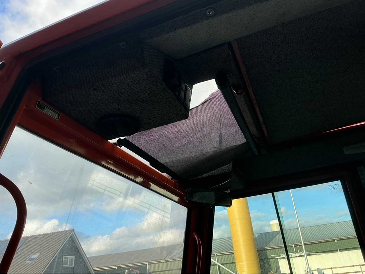 Tractor 2001 HOLDER C9800H TOOL CARRIER