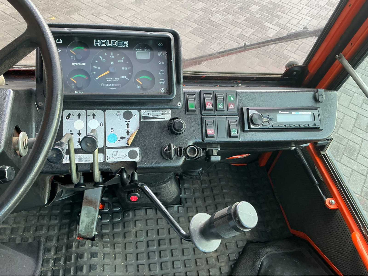 Tractor 2001 HOLDER C9800H TOOL CARRIER