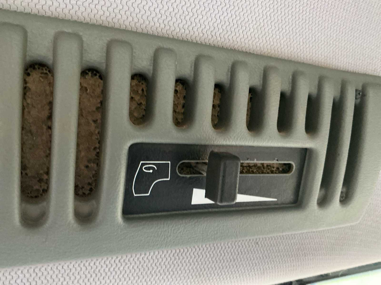 Tractor 2004 VALTRA T120 ALL-WHEEL DRIVE FARM TRACTOR