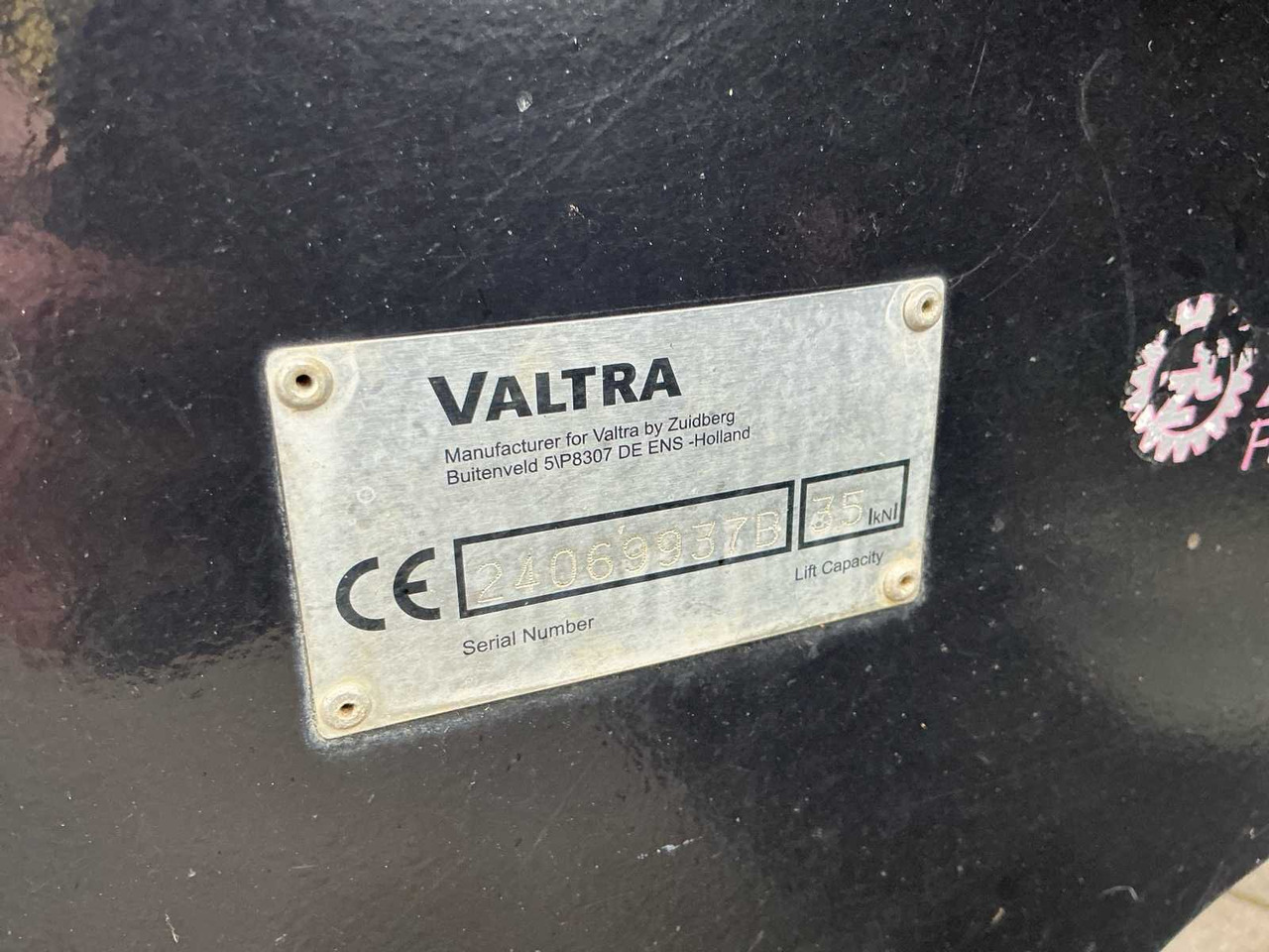 Tractor 2004 VALTRA T120 ALL-WHEEL DRIVE FARM TRACTOR