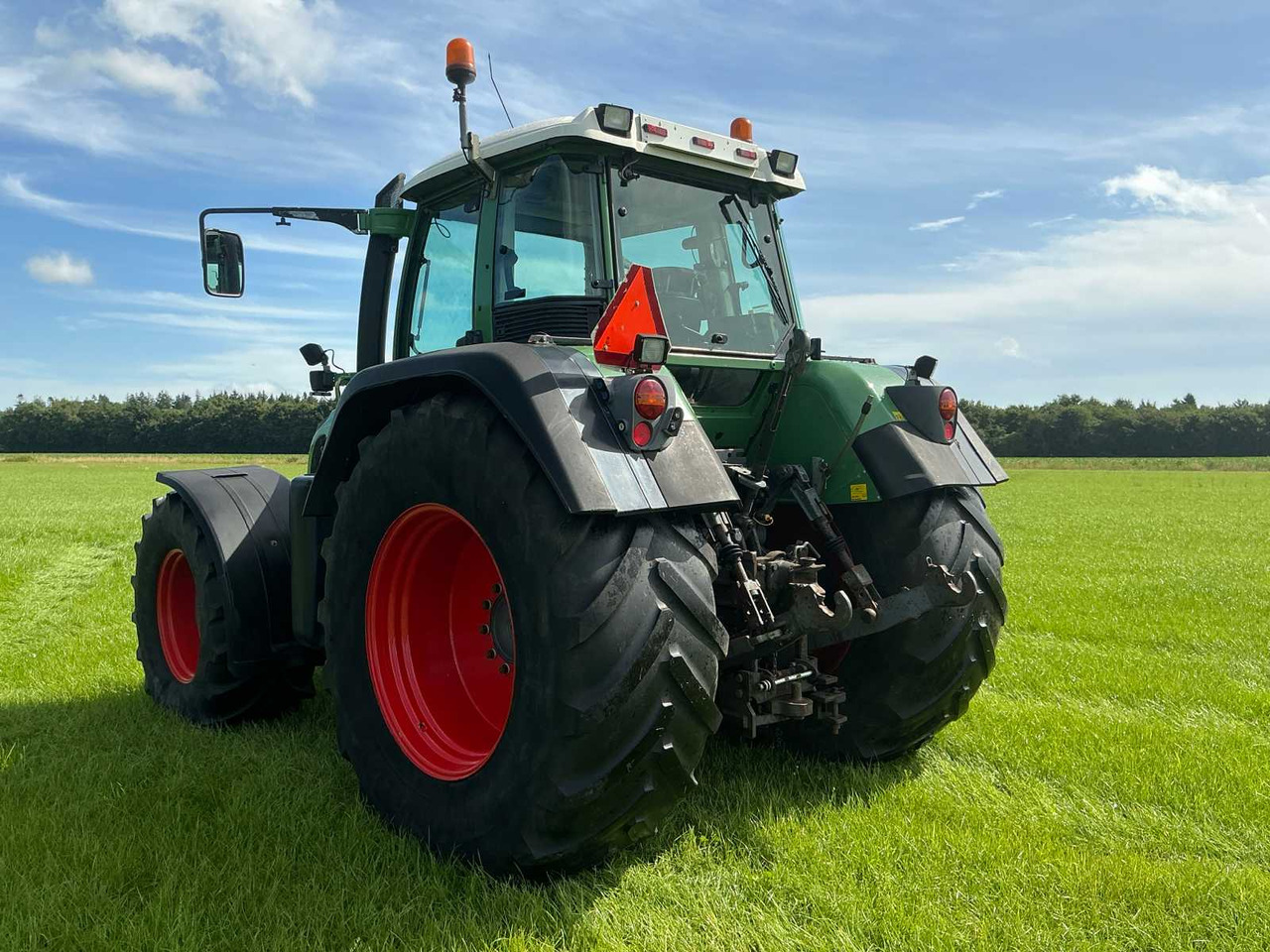 Tractor 2006 FENDT 818 ALL-WHEEL DRIVE FARM TRACTOR