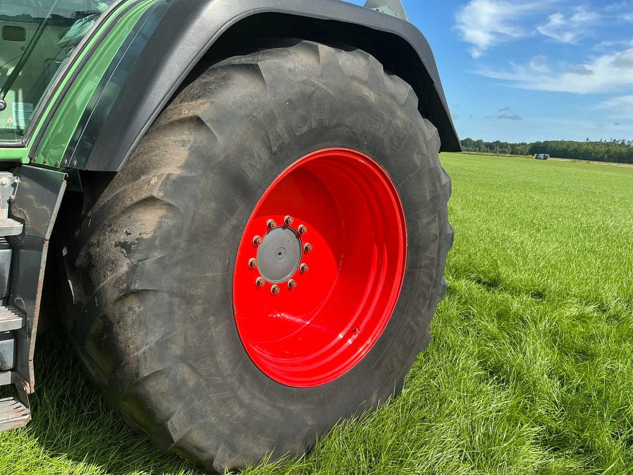 Tractor 2006 FENDT 818 ALL-WHEEL DRIVE FARM TRACTOR