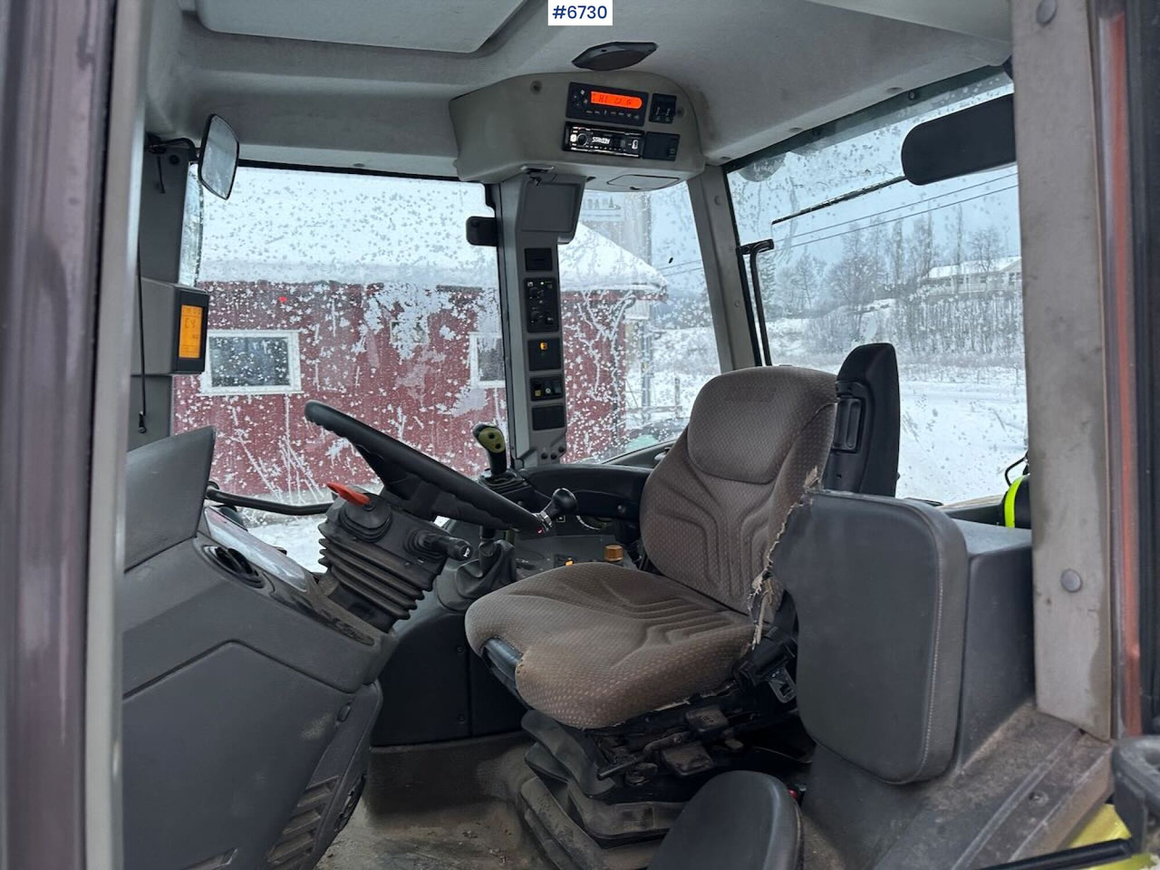 Tractor 2007 Claas Ares 697 4x4 with front loader. SEE VIDEO.