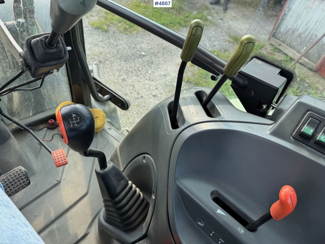 Tractor 2007 Claas Celtis 446 with front loader, pallet forks, and bucket