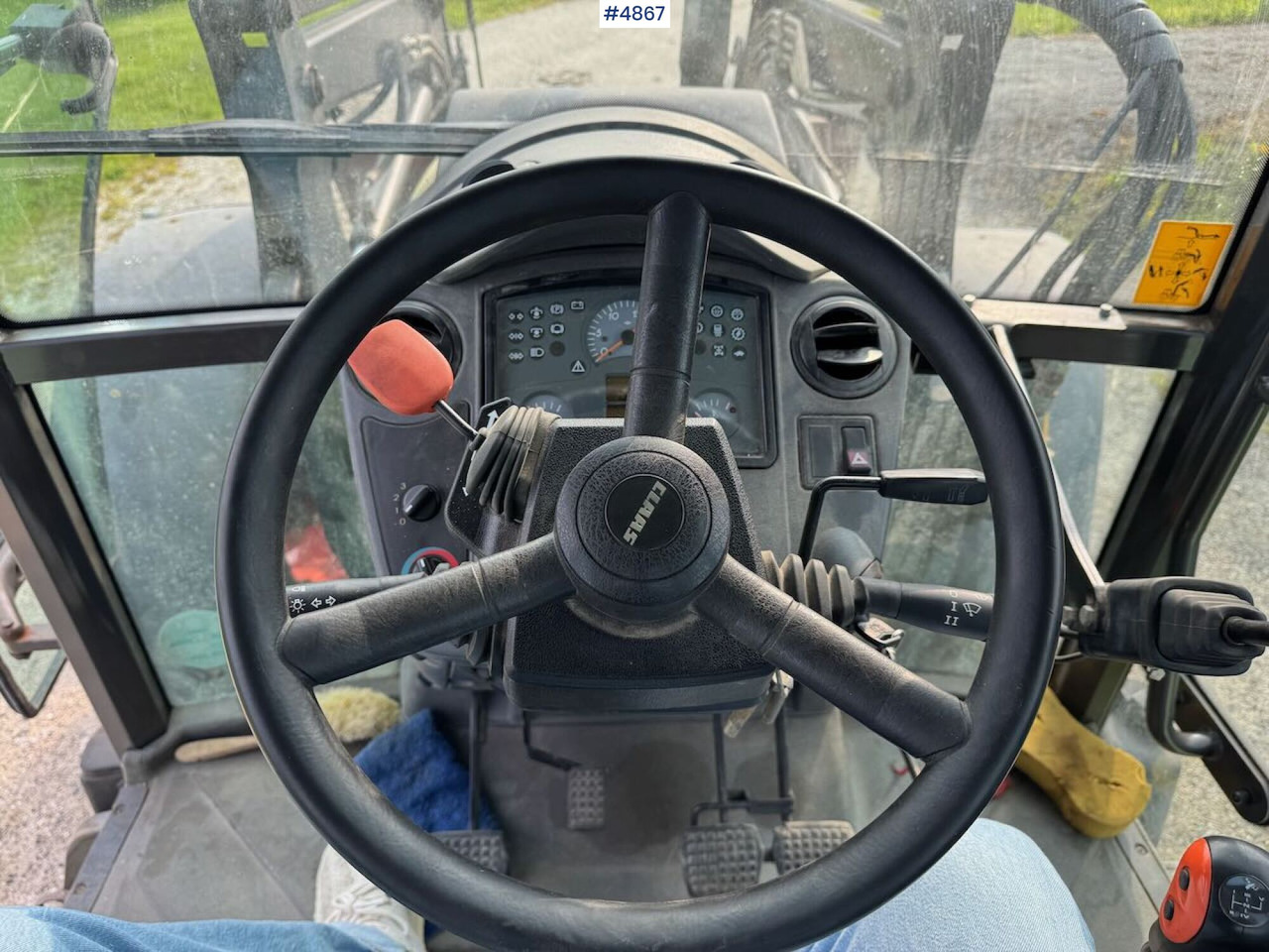Tractor 2007 Claas Celtis 446 with front loader, pallet forks, and bucket