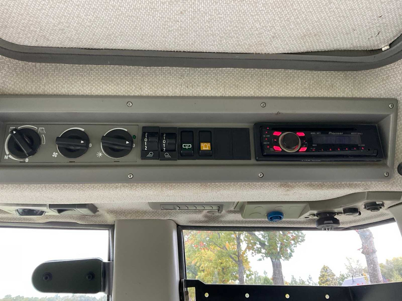 Tractor 2008 FENDT 412 VARIO TMS ALL-WHEEL DRIVE AGRICULTURAL TRACTOR