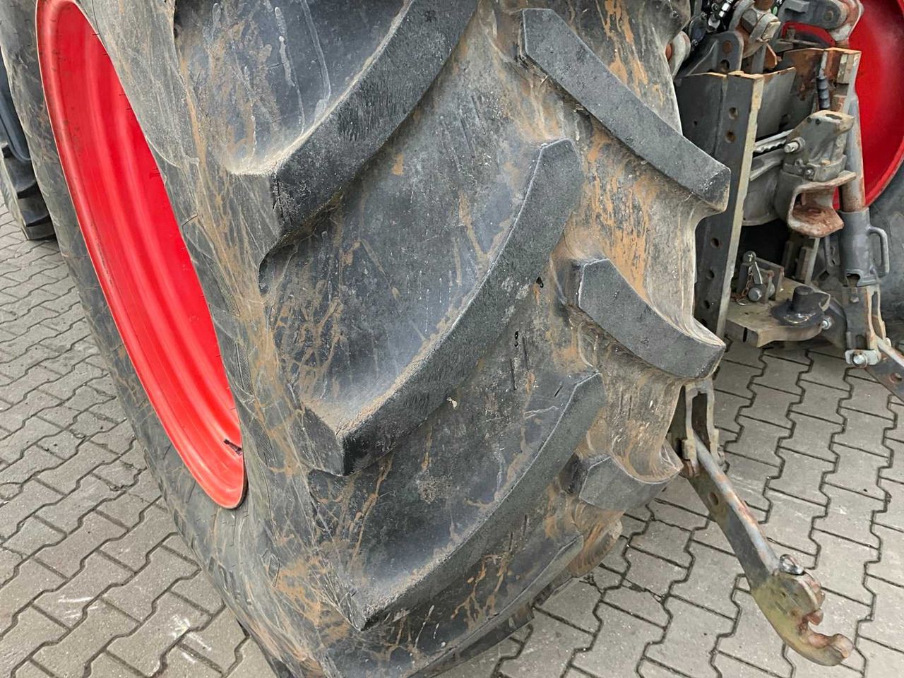 Tractor 2009 CLAAS ARION 640 A19 FOUR-WHEEL DRIVE FARM TRACTOR