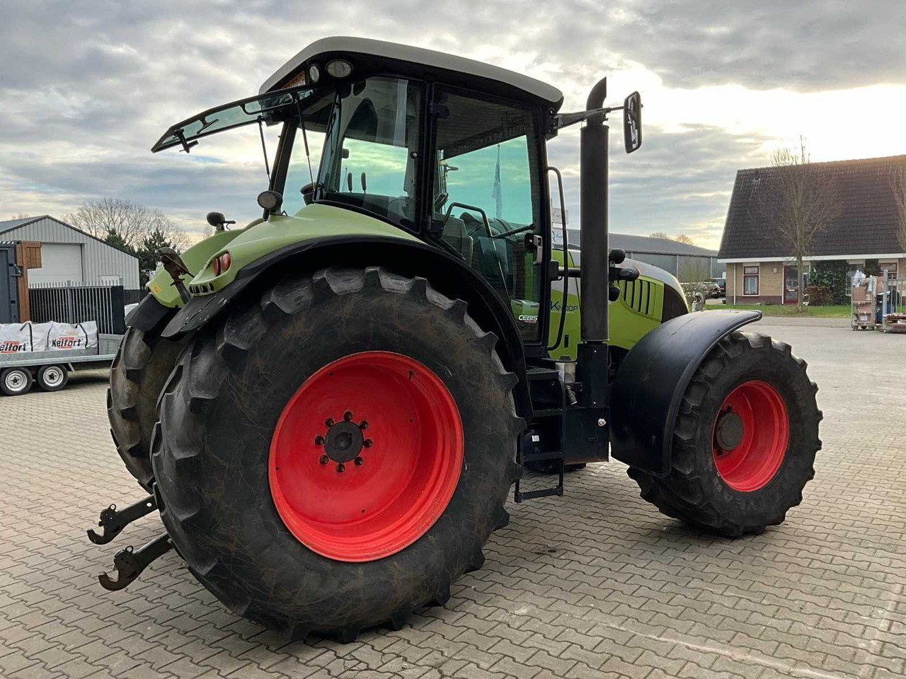 Tractor 2009 CLAAS ARION 640 A19 FOUR-WHEEL DRIVE FARM TRACTOR