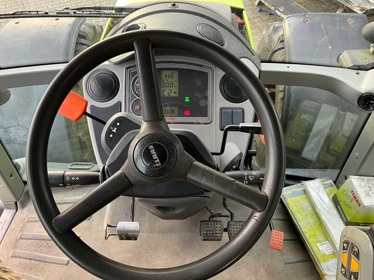 Tractor 2009 CLAAS ARION 640 A19 FOUR-WHEEL DRIVE FARM TRACTOR