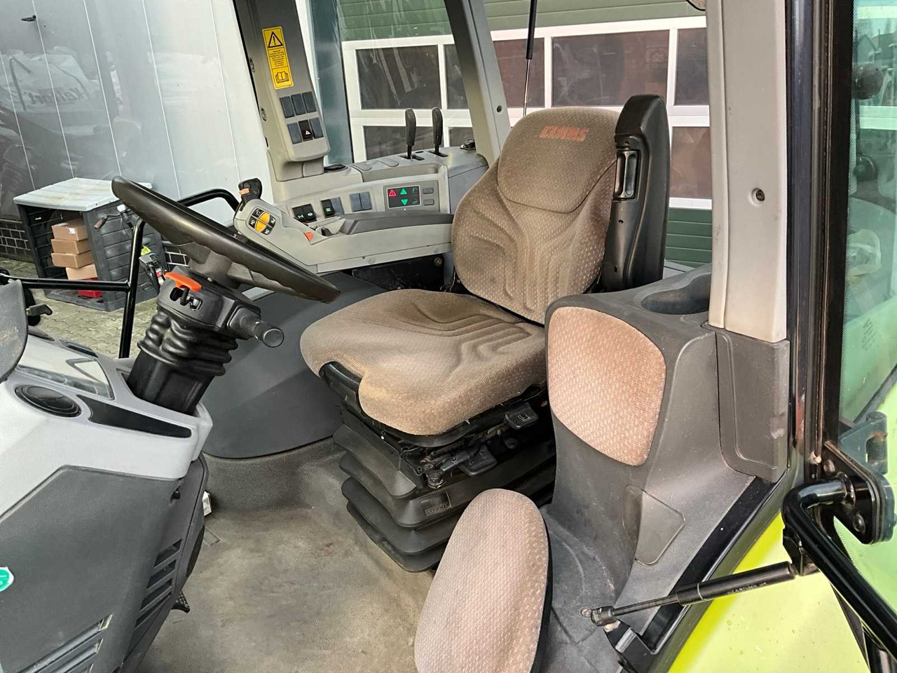 Tractor 2009 CLAAS ARION 640 A19 FOUR-WHEEL DRIVE FARM TRACTOR