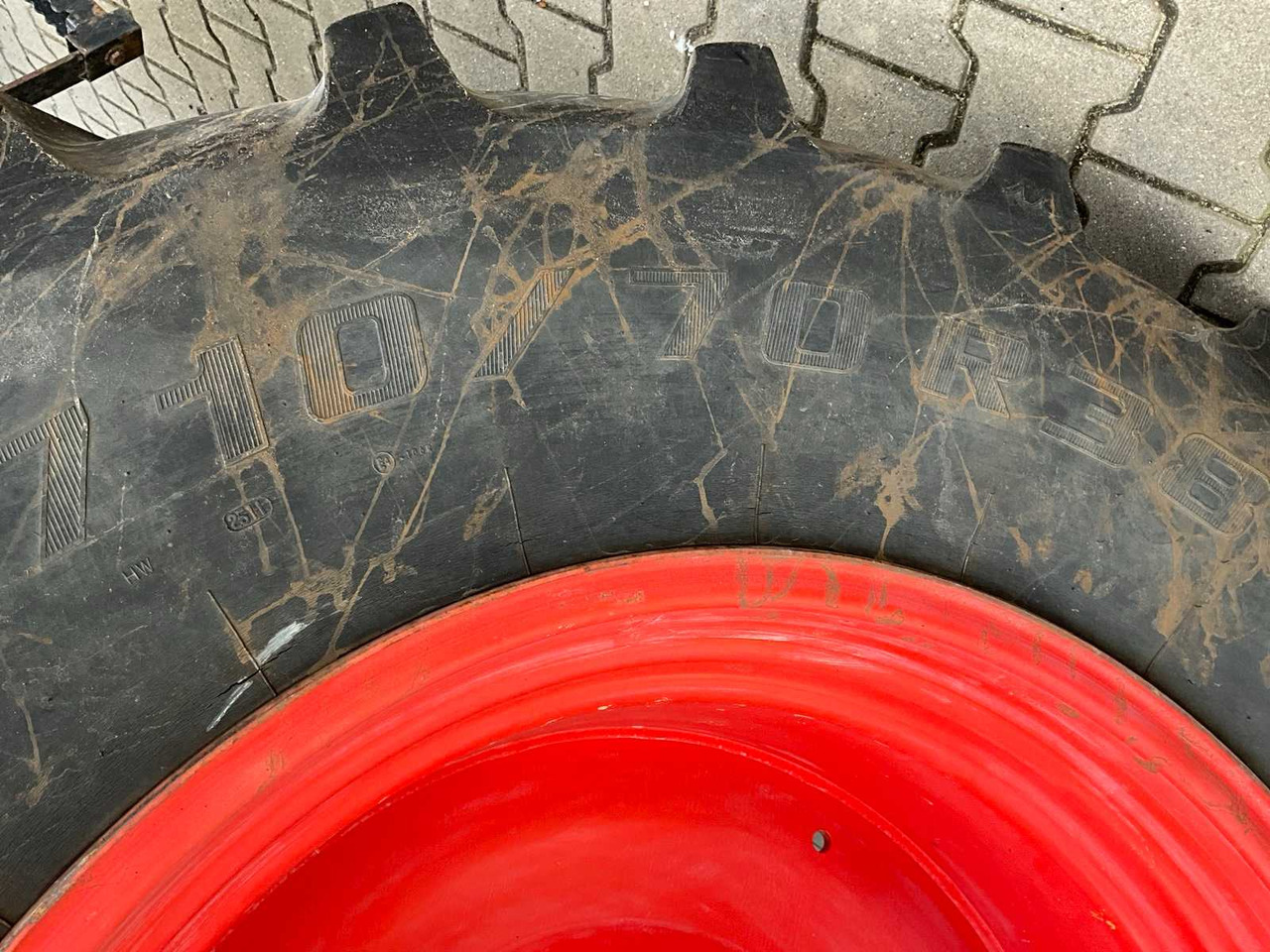 Tractor 2009 CLAAS ARION 640 A19 FOUR-WHEEL DRIVE FARM TRACTOR