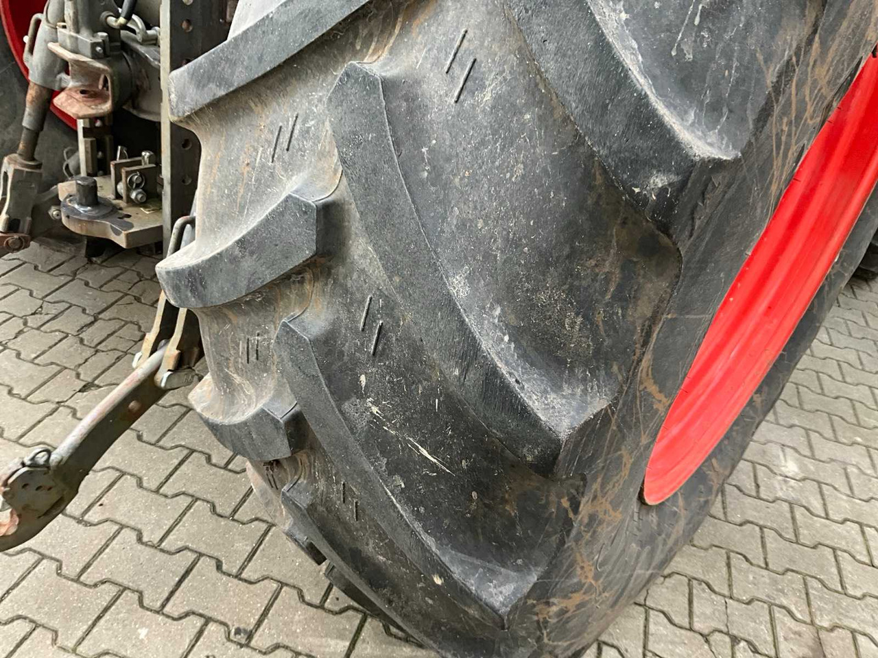 Tractor 2009 CLAAS ARION 640 A19 FOUR-WHEEL DRIVE FARM TRACTOR